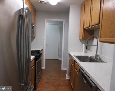 1637 Oakwood Drive - Photo Thumbnail 6
