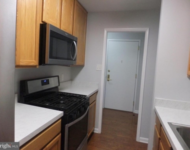 1637 Oakwood Drive - Photo Thumbnail 7