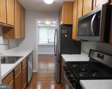 1637 Oakwood Drive - Photo Thumbnail 3