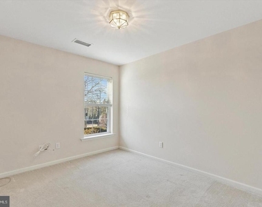 110 W Harmony Drive - Photo Thumbnail 10