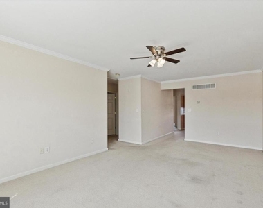 110 W Harmony Drive - Photo Thumbnail 2