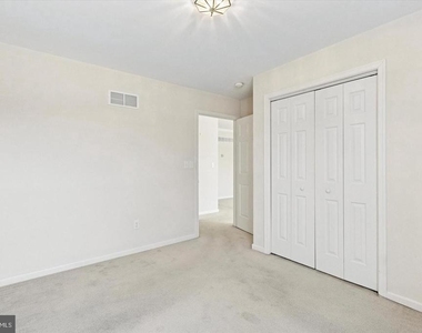 110 W Harmony Drive - Photo Thumbnail 11