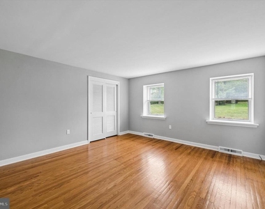 975 Palmers Mill Road - Photo Thumbnail 13