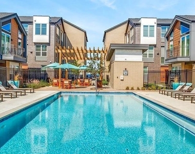 10030 Garland Rd - Photo Thumbnail 12