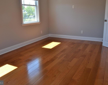 713 Miller Street - Photo Thumbnail 7