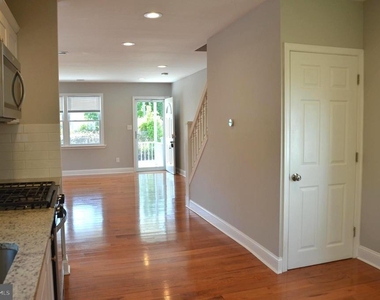 713 Miller Street - Photo Thumbnail 3