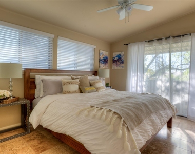 2400 Jarratt Ave - Photo Thumbnail 4