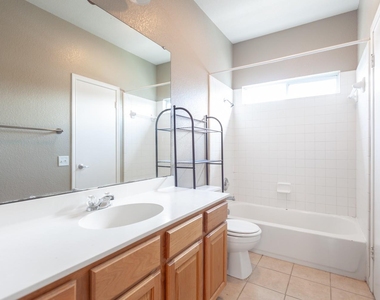 2326 Webberville Rd - Photo Thumbnail 10