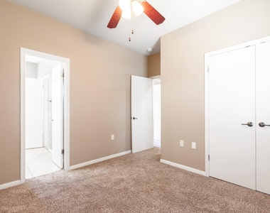 2326 Webberville Rd - Photo Thumbnail 14