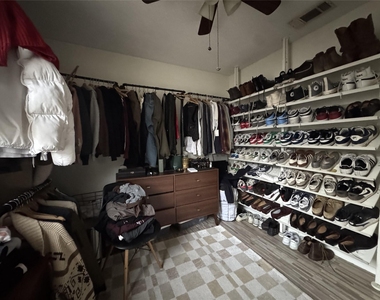 207 Chippendale Ave - Photo Thumbnail 3