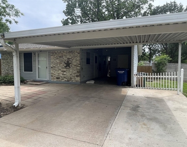 207 Chippendale Ave - Photo Thumbnail 14