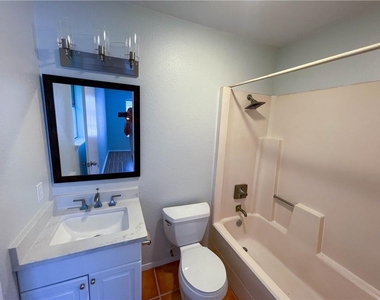 2102 Kenneth Ave - Photo Thumbnail 11