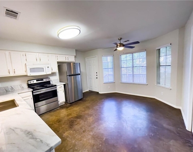 2102 Kenneth Ave - Photo Thumbnail 5