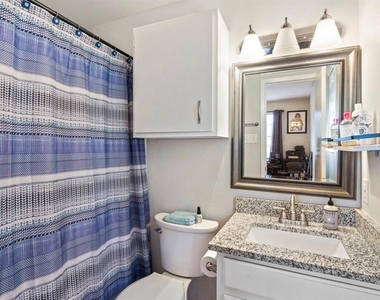 2102 Kenneth Ave - Photo Thumbnail 6