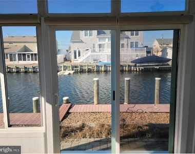 805 Forepeak Drive - Photo Thumbnail 8