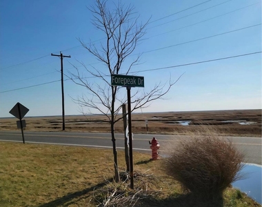 805 Forepeak Drive - Photo Thumbnail 17
