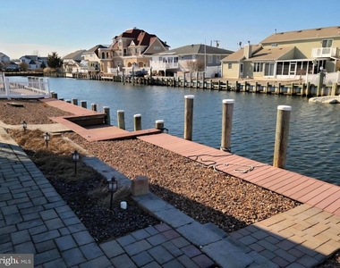 805 Forepeak Drive - Photo Thumbnail 1