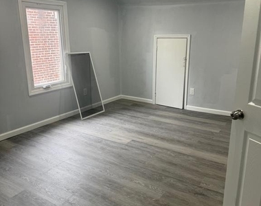 307 Spring Street - Photo Thumbnail 3