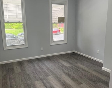 307 Spring Street - Photo Thumbnail 8