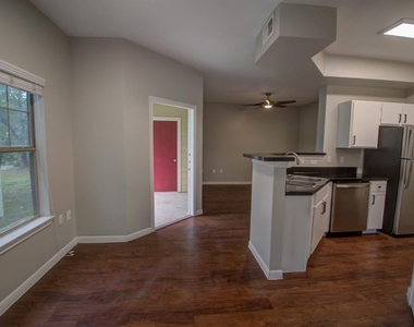 2320 Gracy Farms Ln, 514 - Photo Thumbnail 2