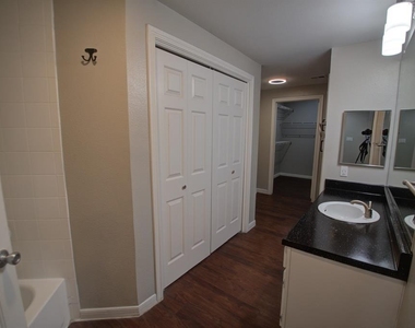2320 Gracy Farms Ln, 514 - Photo Thumbnail 19