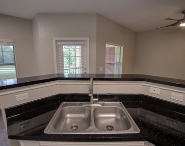2320 Gracy Farms Ln, 514 - Photo Thumbnail 8