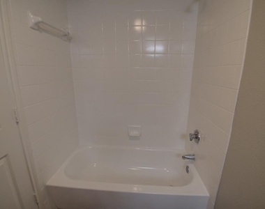 2320 Gracy Farms Ln, 514 - Photo Thumbnail 18