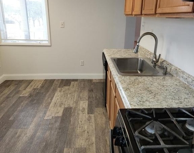 144 North Ave Apt A - Photo Thumbnail 5