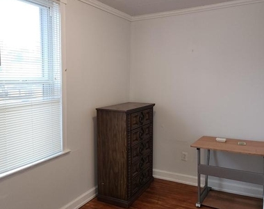 144 North Ave Apt A - Photo Thumbnail 13