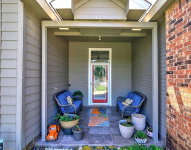 709 Sapling Cv - Photo Thumbnail 2