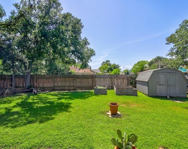 709 Sapling Cv - Photo Thumbnail 24