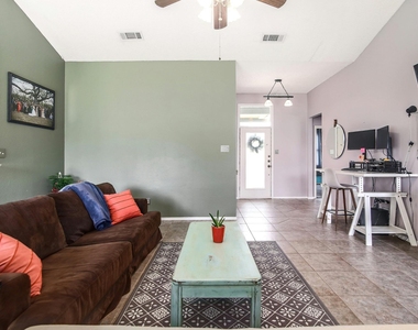 709 Sapling Cv - Photo Thumbnail 8