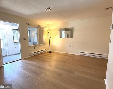 62 Kingston Way - Photo Thumbnail 2