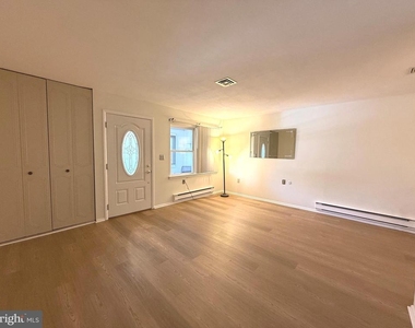 62 Kingston Way - Photo Thumbnail 3