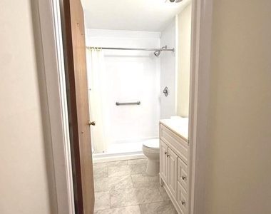 62 Kingston Way - Photo Thumbnail 10