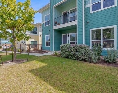 8601 W Gate Blvd - Photo Thumbnail 14