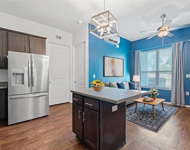 8601 W Gate Blvd - Photo Thumbnail 3