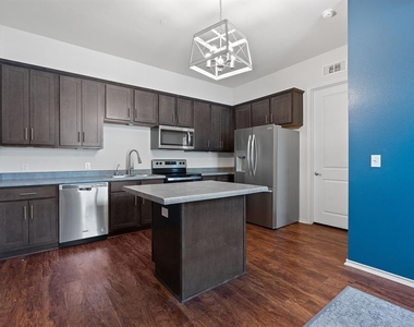 8601 W Gate Blvd - Photo Thumbnail 10