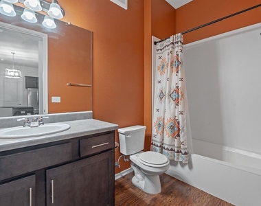 8601 W Gate Blvd - Photo Thumbnail 5