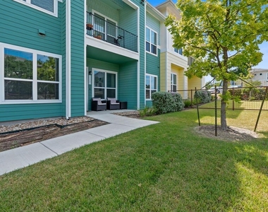 8601 W Gate Blvd - Photo Thumbnail 1