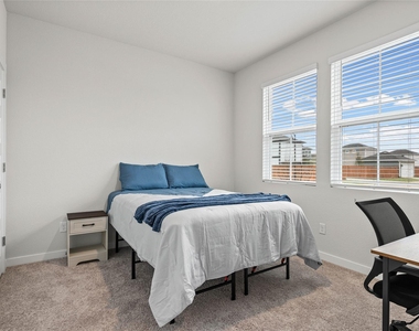2086 Alice Jay Way - Photo Thumbnail 9