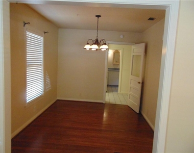 1508 Richcreek Rd - Photo Thumbnail 4