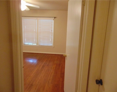 1508 Richcreek Rd - Photo Thumbnail 6