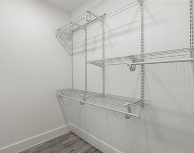 1200 E 52nd St - Photo Thumbnail 20