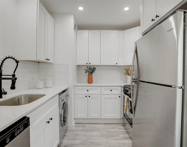 1200 E 52nd St - Photo Thumbnail 5