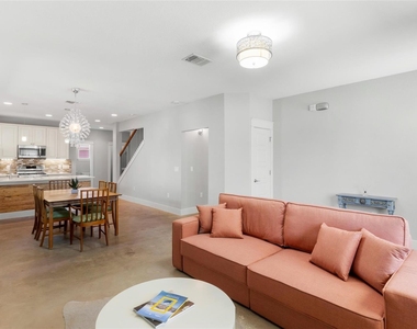 3104 Neal St - Photo Thumbnail 7