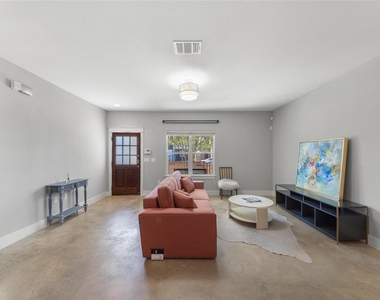 3104 Neal St - Photo Thumbnail 9