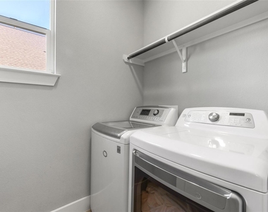 3104 Neal St - Photo Thumbnail 26