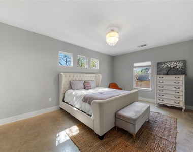 3104 Neal St - Photo Thumbnail 18