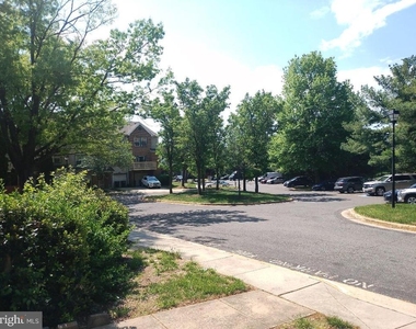 4659 Running Deer Way - Photo Thumbnail 28